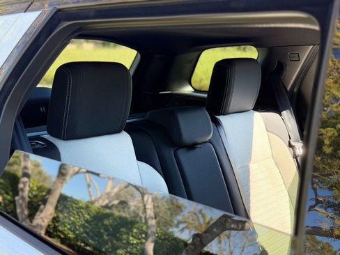 Used 2024 Land Rover Discovery Sport Dynamic SE image 31