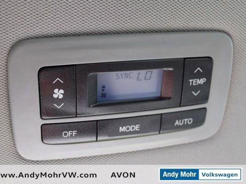 Used 2015 Toyota Sienna XLE FWD image 28