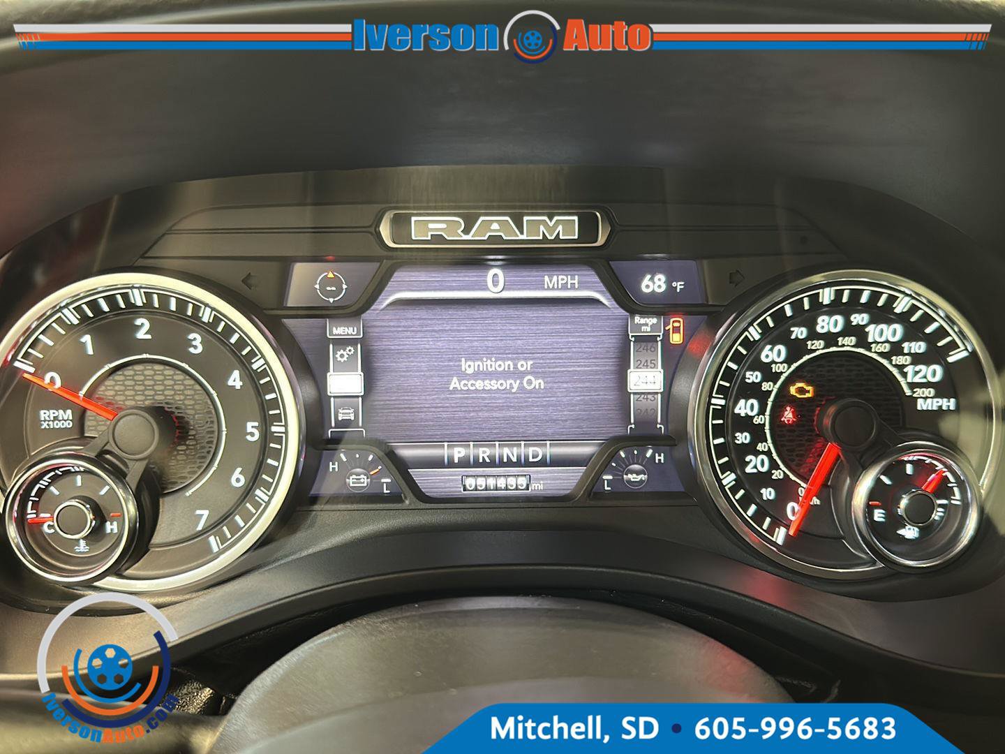 Used 2023 RAM 1500 Laramie AWD/4WD image 17