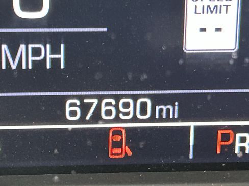 Used 2018 Chevrolet Silverado 1500 LT w/ All Star Edition image 24