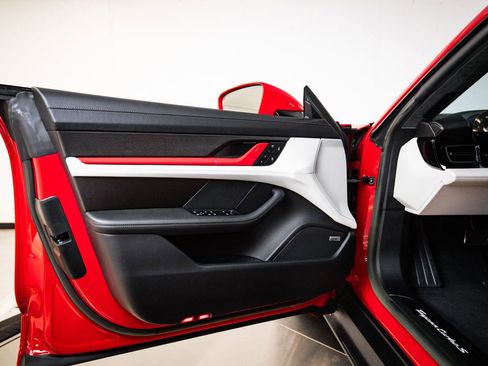 Certified 2022 Porsche Taycan Turbo S AWD/4WD image 23