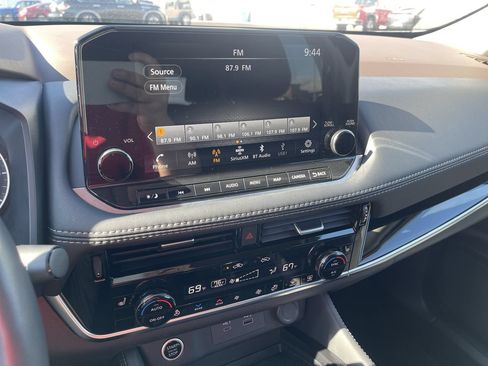 Used 2023 Nissan Rogue SL w/ SL Premium Package AWD/4WD image 13