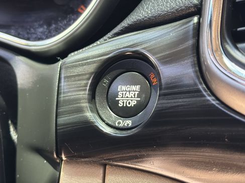 Used 2020 Jeep Grand Cherokee Laredo RWD image 28