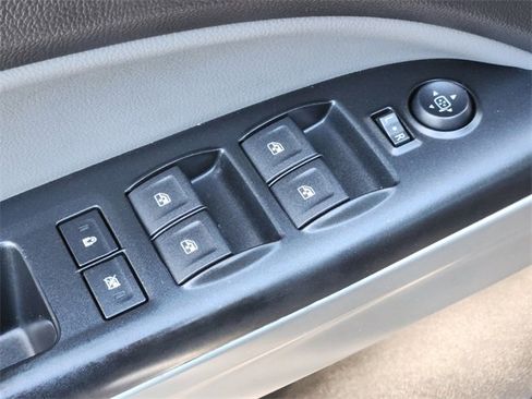 Used 2015 Chevrolet Colorado LT w/ LT Convenience Package image 21