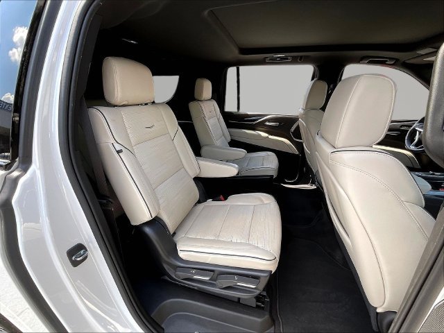 Used 2022 Cadillac Escalade ESV Sport RWD image 27