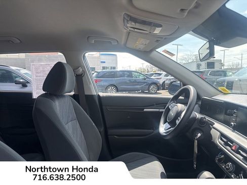 Used 2024 Kia Seltos LX AWD/4WD image 16