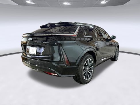 New 2026 Cadillac Lyriq Sport AWD/4WD image 8