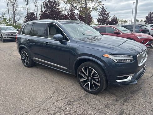Used 2024 Volvo XC90 B5 Plus AWD/4WD image 3