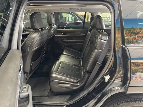Used 2023 Jeep Grand Cherokee L Limited w/ Trailer Tow Group (B) AWD/4WD image 39