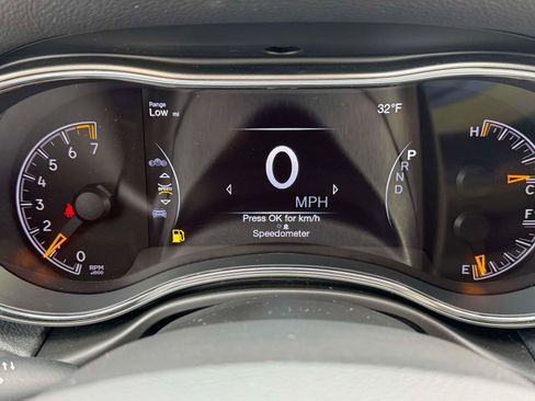 Used 2022 Jeep Grand Cherokee Laredo E w/ Security & Convenience Group image 22