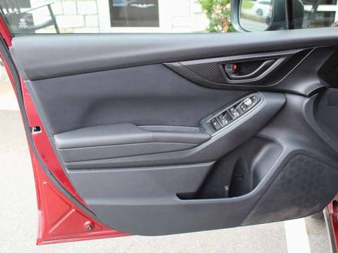 Used 2018 Subaru Crosstrek 2.0i AWD/4WD image 12