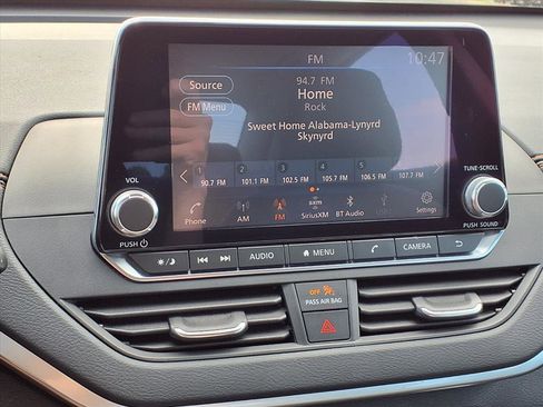 Used 2019 Nissan Altima 2.5 SR w/ SR Premium Package image 9