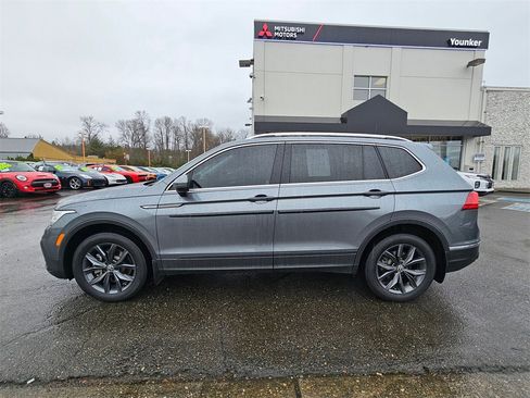 Used 2022 Volkswagen Tiguan SE image 8