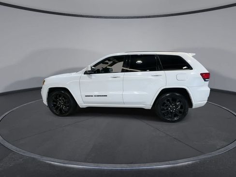 Used 2019 Jeep Grand Cherokee Altitude AWD/4WD image 10