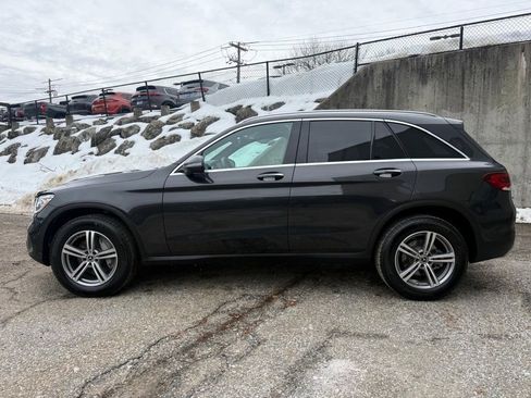 Used 2022 Mercedes-Benz GLC 300 4MATIC image 2