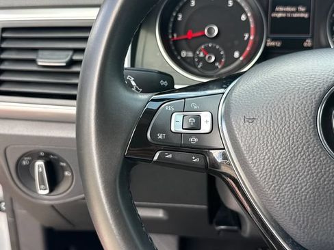 Used 2019 Volkswagen Atlas SE w/ Panoramic Sunroof Package FWD image 15