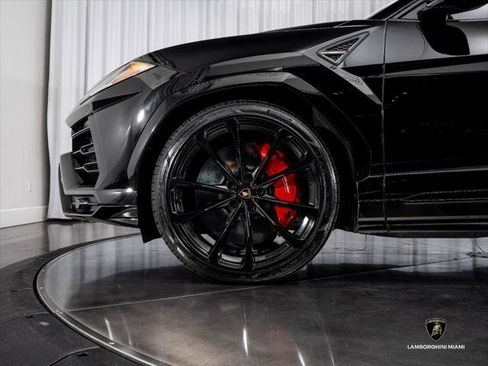 Used 2022 Lamborghini Urus AWD/4WD image 6