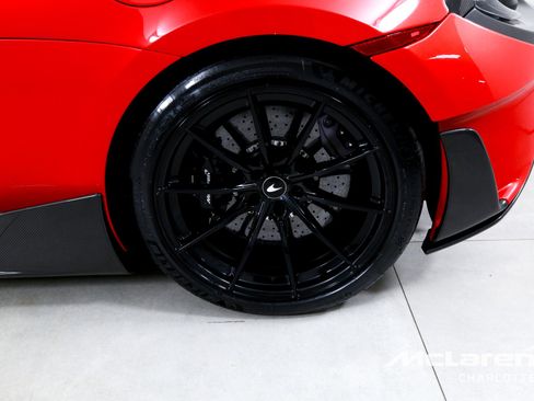 Used 2019 McLaren 600LT RWD image 25