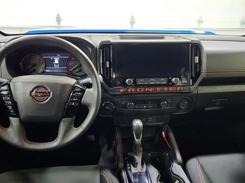 Certified 2025 Nissan Frontier PRO-4X image 27