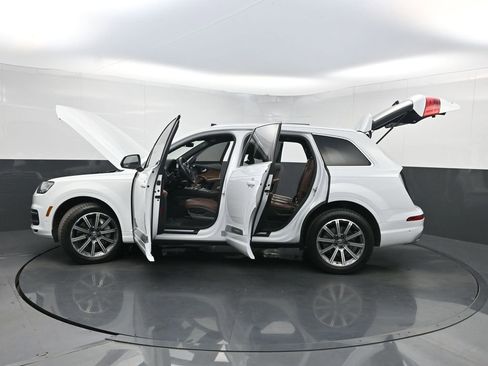 Used 2019 Audi Q7 3.0T Premium Plus w/ Premium Plus Package image 38