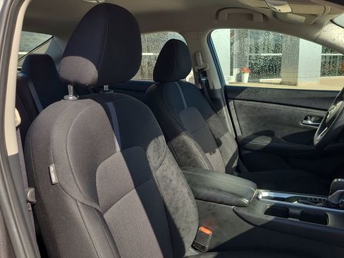 Used 2024 Nissan Sentra SV image 18