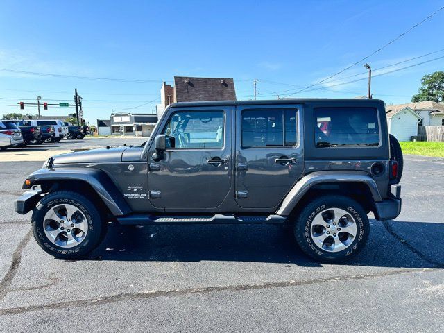 Used 2017 Jeep Wrangler Unlimited Sahara AWD/4WD image 4