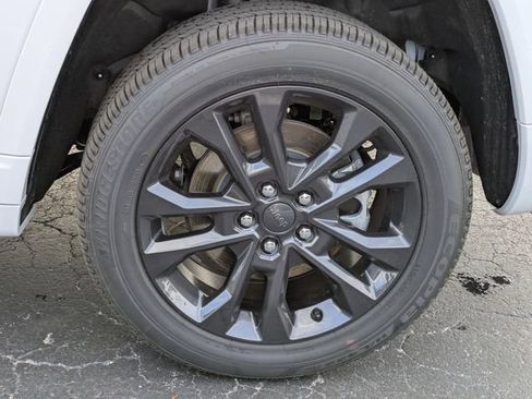 New 2026 Jeep Grand Cherokee L Limited AWD/4WD image 8