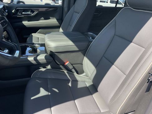 New 2026 GMC Yukon XL Elevation AWD/4WD image 21