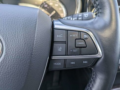 Used 2021 Toyota Highlander Platinum image 25