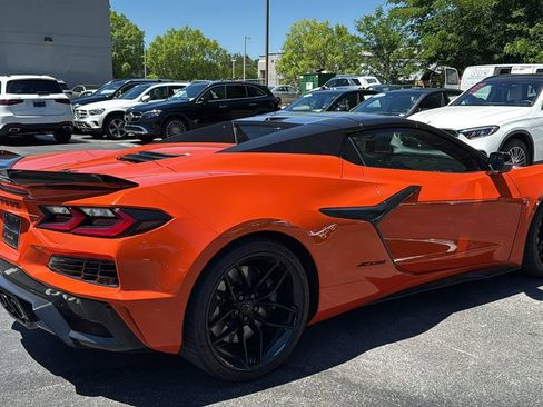 Used 2025 Chevrolet Corvette Z06 w/ Stealth Interior Trim Package RWD image 4