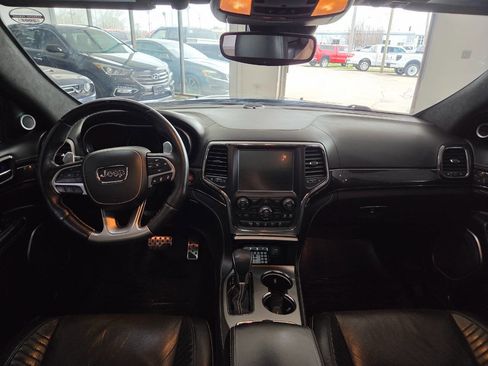 Used 2017 Jeep Grand Cherokee SRT image 24