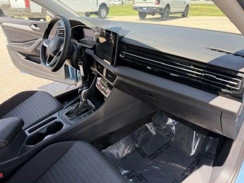 Used 2025 Volkswagen Jetta S FWD image 31