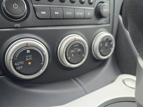 Used 2019 Nissan 370Z w/ Sport Package image 24