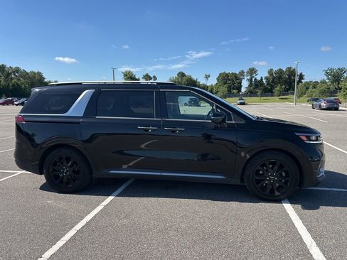 Used 2024 Kia Carnival SX Prestige FWD image 3
