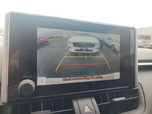 Used 2024 Toyota RAV4 LE AWD/4WD image 16