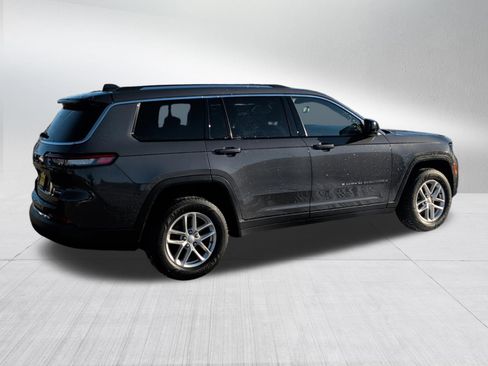 Used 2023 Jeep Grand Cherokee L Laredo image 7