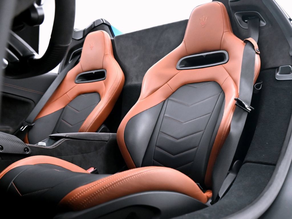 Used 2023 Maserati MC20 Spyder RWD image 12