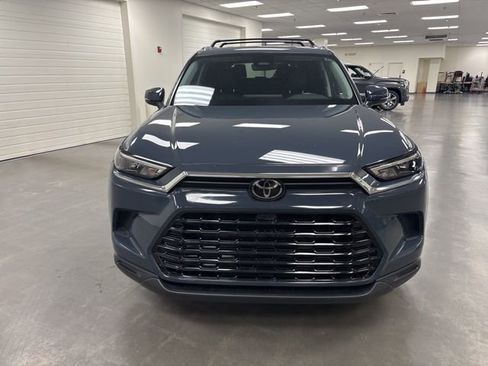 Used 2024 Toyota Grand Highlander AWD image 2