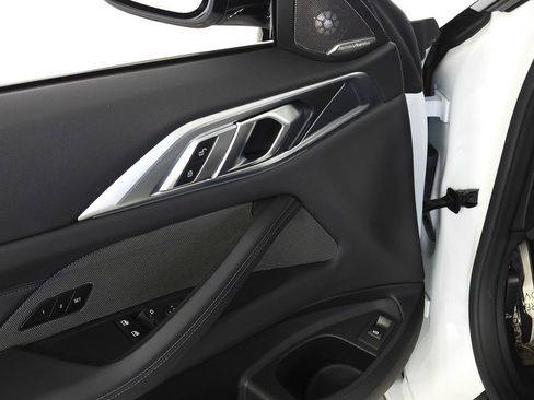 Used 2025 BMW M4 Competition image 12