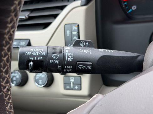 Used 2018 GMC Yukon Denali w/ Open Road Package AWD/4WD image 12