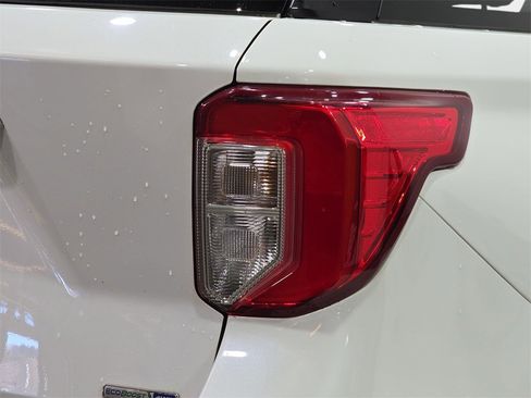 Used 2020 Ford Explorer Platinum w/ Premium Technology Package image 37