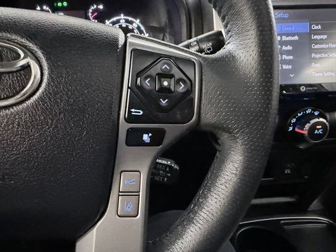 Used 2020 Toyota 4Runner SR5 Premium w/ Moonroof Package RWD image 25