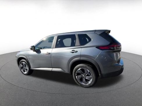 Used 2025 Nissan Rogue SV image 10