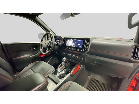 Used 2025 Nissan Frontier PRO-4X w/ Interior Protection Package AWD/4WD image 18