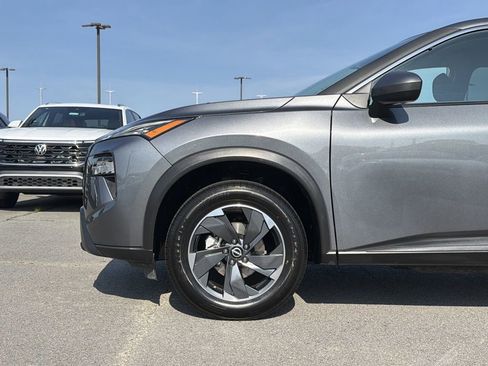 Used 2025 Nissan Rogue SV FWD image 9