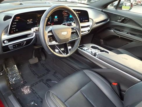 Certified 2024 Cadillac Lyriq Luxury image 3