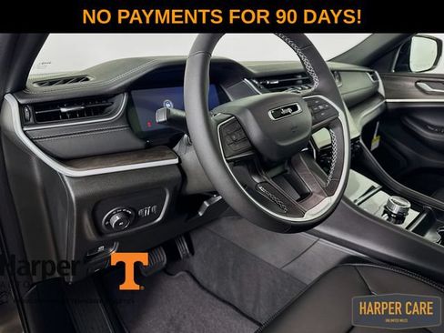 New 2025 Jeep Grand Cherokee Limited w/ Black Appearance Package AWD/4WD image 11