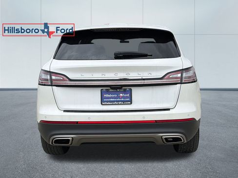 Used 2023 Lincoln Nautilus Reserve w/ Equipment Group 202A image 9