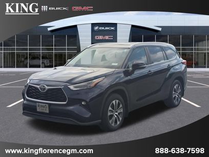 Used 2023 Toyota Highlander XLE