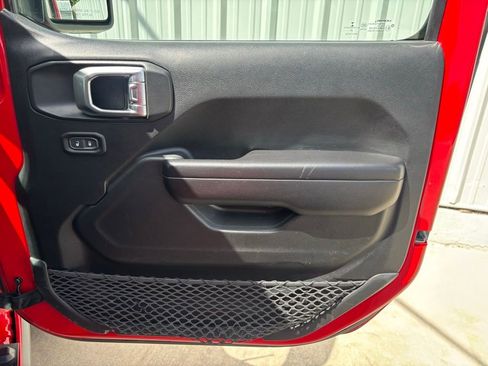 Used 2021 Jeep Wrangler Unlimited Sport image 32